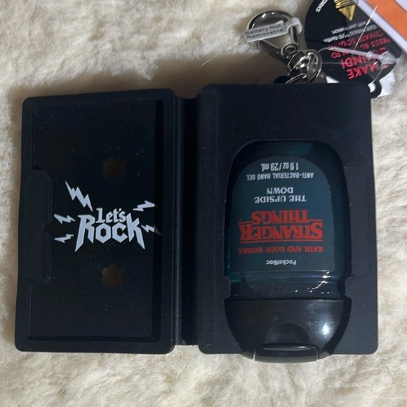 NWT Stranger Things Bath & Body Works Eddie’s Cassette Pocketbac Holder - Picture 3 of 4